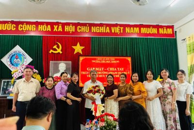 TRƯỜNG TIỂU HỌC TỊNH HÀ TỔ CHỨC GẶP MẶT, CHIA TAY THẦY PHẠM QUANG Ý – NGƯỜI HIỆU TRƯỞNG TẬN TÂM, TRÁCH NHIỆM