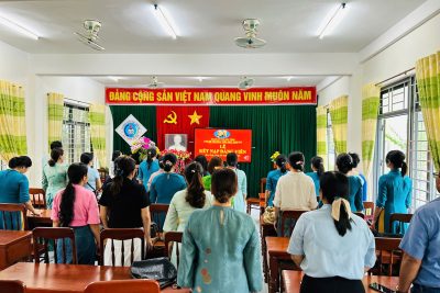 CHI BỘ TRƯỜNG TIỂU HỌC TỊNH HÀ TỔ CHỨC SINH HOẠT THƯỜNG KỲ THÁNG 8 VÀ LỄ KẾT NẠP ĐẢNG VIÊN MỚI